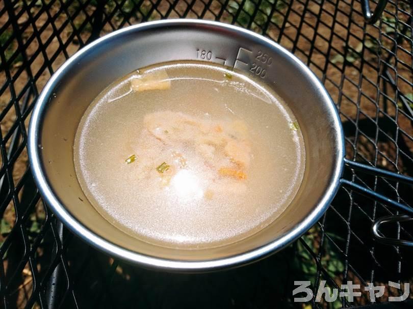 【キャンプ飯】無印良品の豚汁が具だくさんで美味しい｜1分で本格的な味わいに大満足