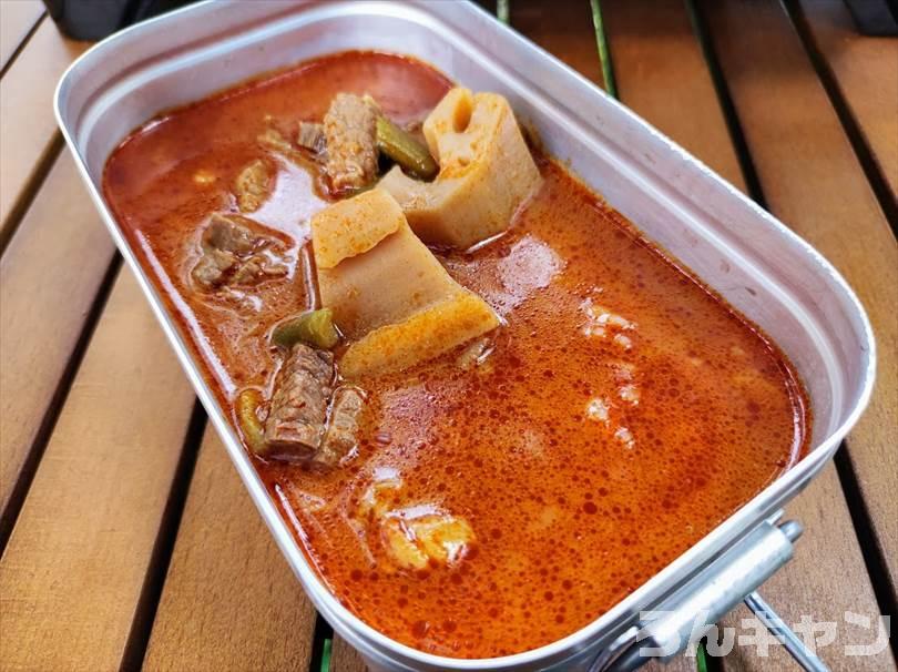 【お手軽キャンプ飯】無印良品のレッドカレーは赤唐辛子にレモングラスなどのハーブをきかせた本格的な辛さ