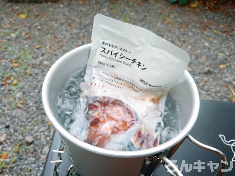 【便利】キャンプにおすすめのレトルト食品まとめ｜手軽に本格的な味わいが楽しめる