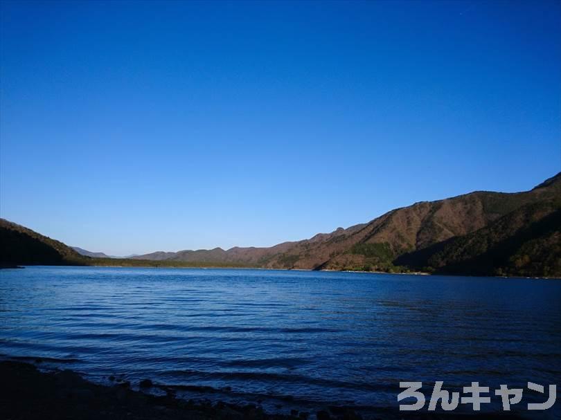 【西湖津原キャンプ場】夕方と早朝の輝く湖が美しい（写真レポ）