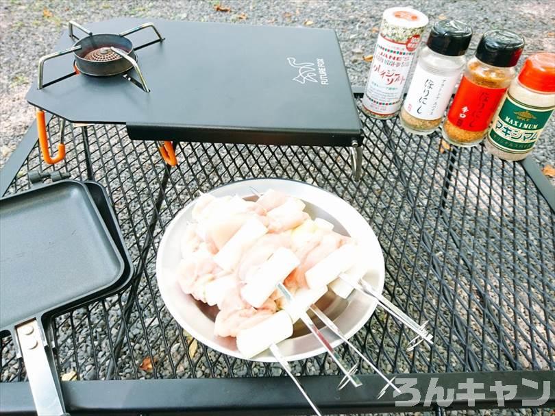 【簡単キャンプ飯】鶏肉（チキン）を使ったレシピまとめ｜美味しい料理で笑顔になる