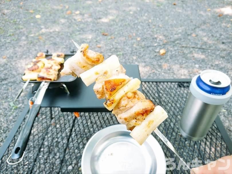 【100均】セリアのステンレス製焼き串(5本組)で簡単焼き鳥|バーベキューで絶品串焼きを味わう