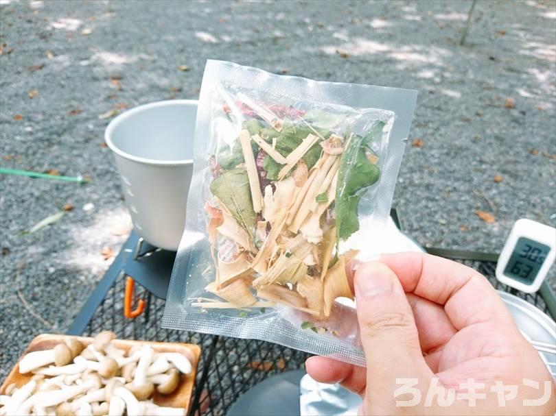 【簡単・絶品】春キャンプにおすすめの料理まとめ｜お花見しながら手軽につくれる美味しいレシピ