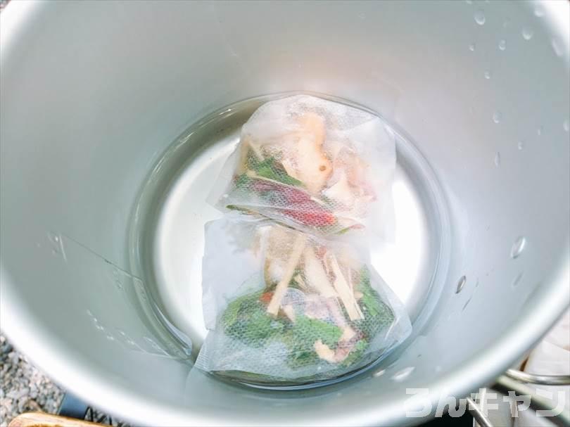 【簡単キャンプ飯】無印良品のトムヤムクンが本格的な味わいで美味しい(けど辛い…)