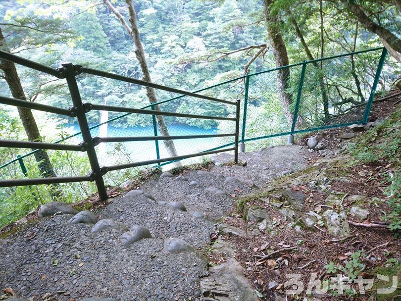 【ゆるキャン△聖地巡礼】夢のつり橋・寸又峡温泉「ほぉおー川の色きれーっ」（11巻・62話）