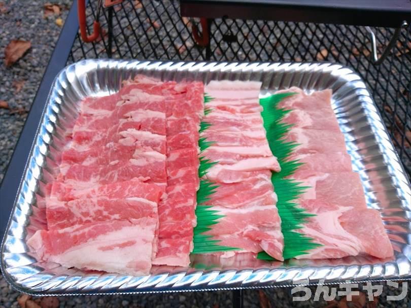 【簡単・美味】スキレットで焼肉をジュージュー焼く｜絶品の塩ダレとともに