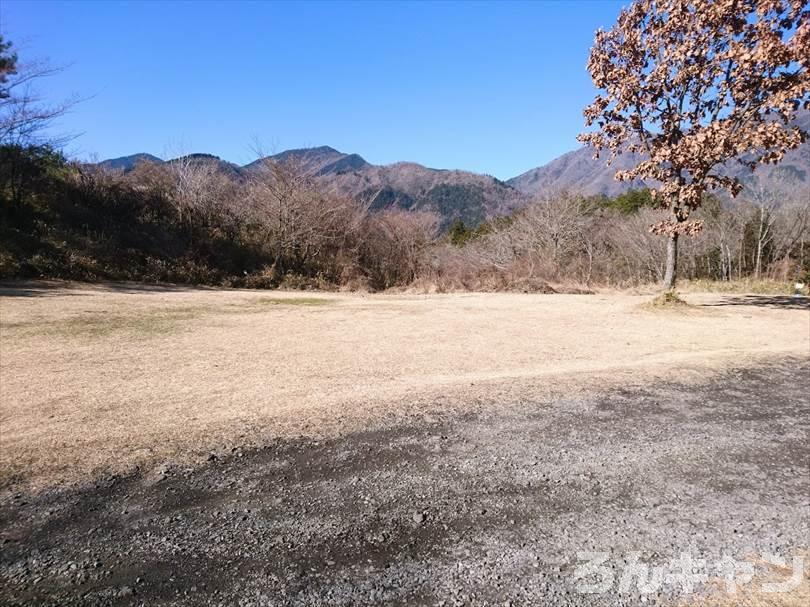 朝霧ジャンボリーオートキャンプ場から見える毛無山