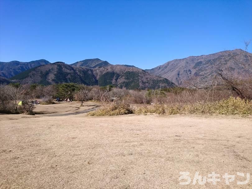 朝霧ジャンボリーオートキャンプ場から見える毛無山