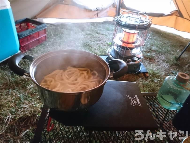 【春夏・秋冬】ワンポールテントにおすすめのレイアウト|土間スタイルで楽チン・快適