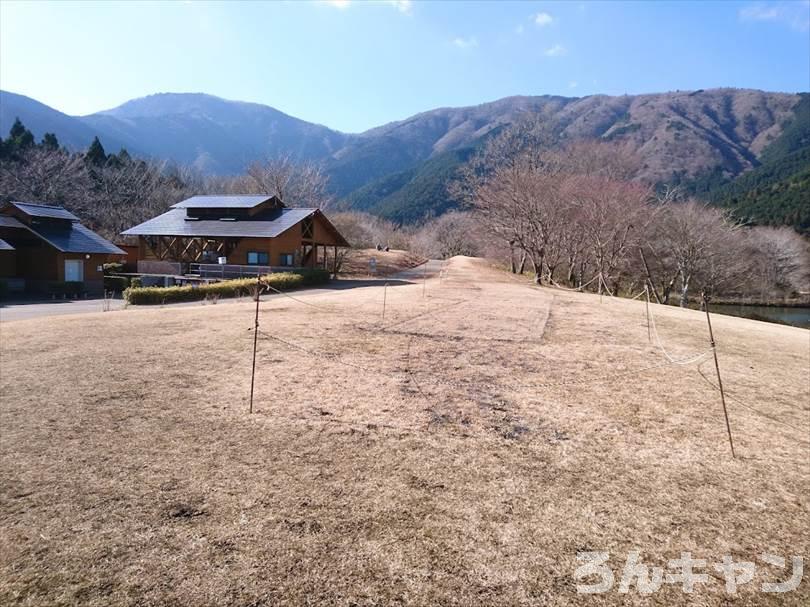 【冬の湖畔】田貫湖キャンプ場から見える絶景の富士山｜A・Bサイトの雰囲気をブログでご紹介