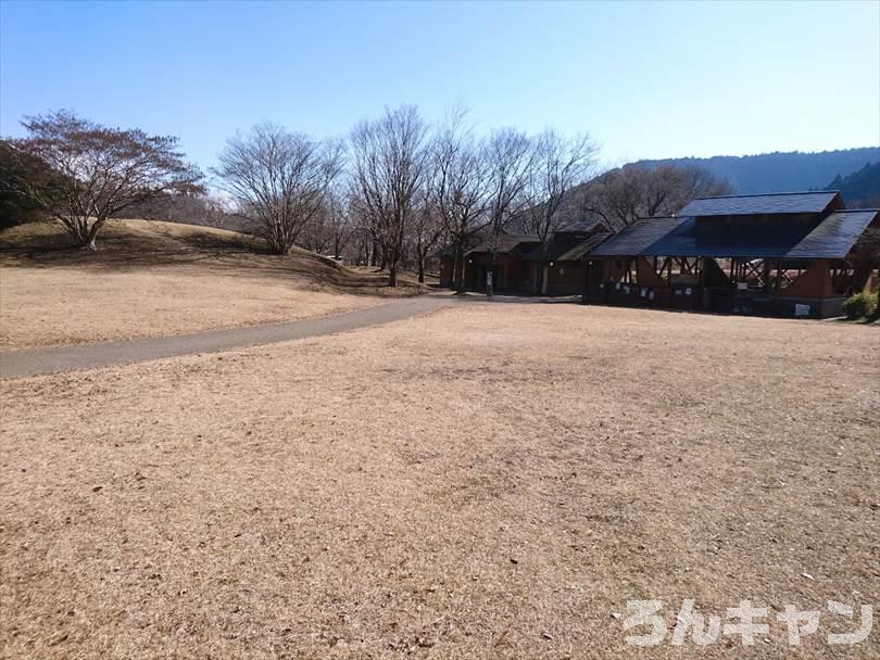 【冬の湖畔】田貫湖キャンプ場から見える絶景の富士山｜A・Bサイトの雰囲気をブログでご紹介