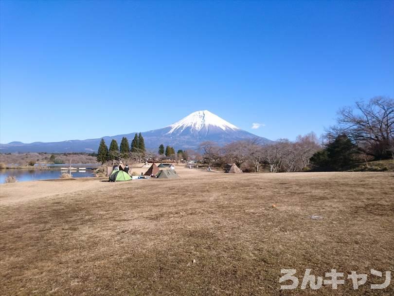 【冬の湖畔】田貫湖キャンプ場から見える絶景の富士山｜A・Bサイトの雰囲気をブログでご紹介