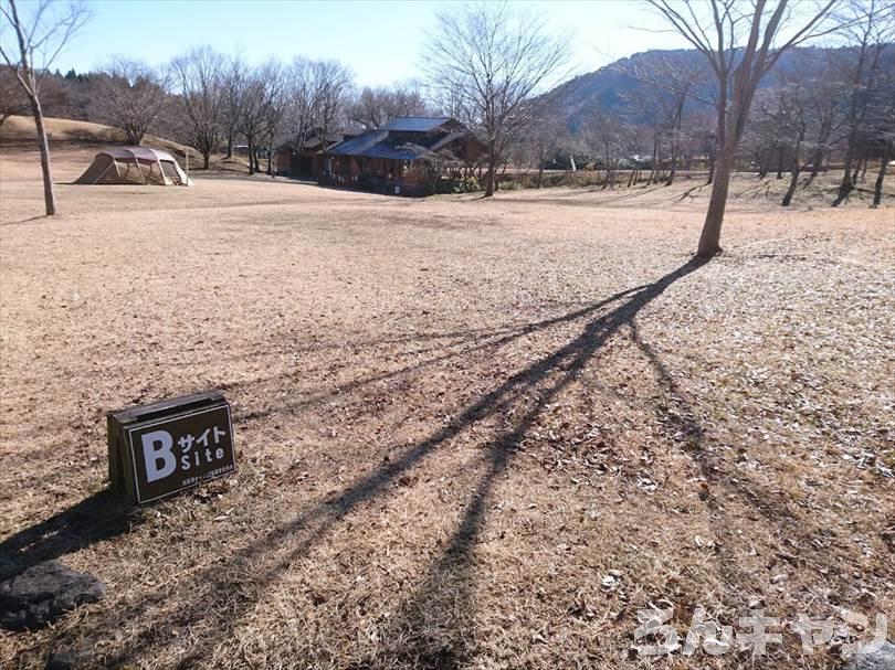 【冬の湖畔】田貫湖キャンプ場から見える絶景の富士山｜A・Bサイトの雰囲気をブログでご紹介