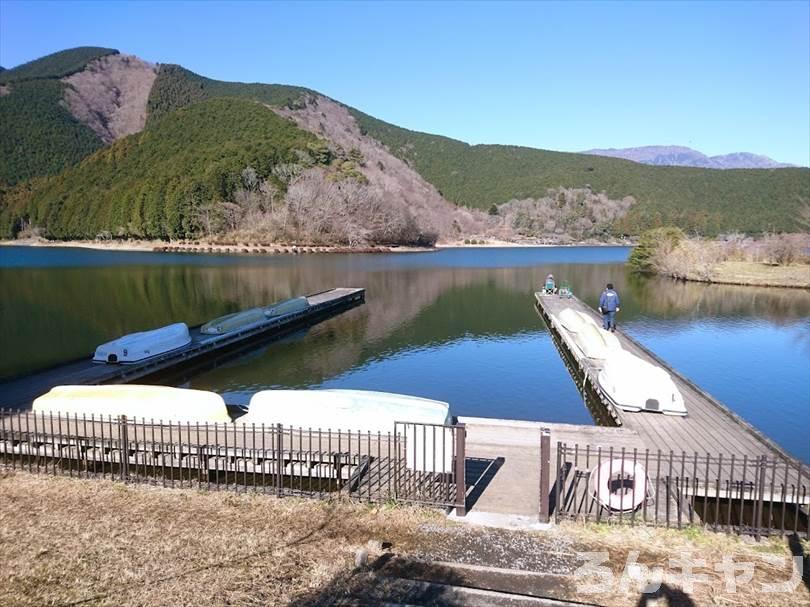 【冬の湖畔】田貫湖キャンプ場から見える絶景の富士山｜A・Bサイトの雰囲気をブログでご紹介