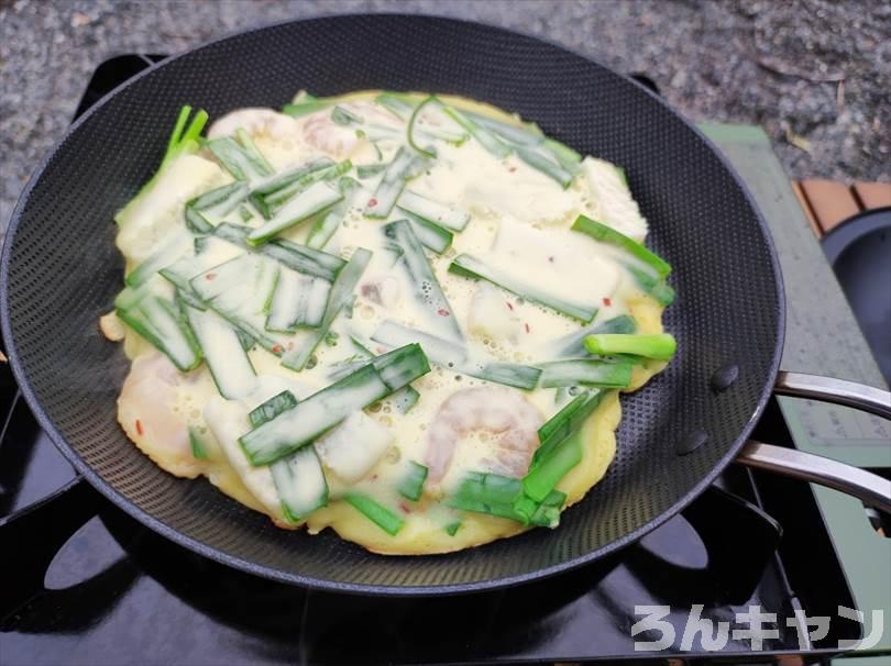 【ワンパン料理】フライパンひとつで作れる簡単キャンプ飯まとめ｜ビールのおつまみにもピッタリ！