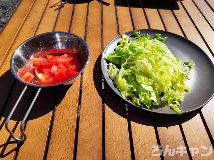 【簡単キャンプ飯】トルティーヤでタコスを作る｜市販のシーズニングを使って楽チンに！