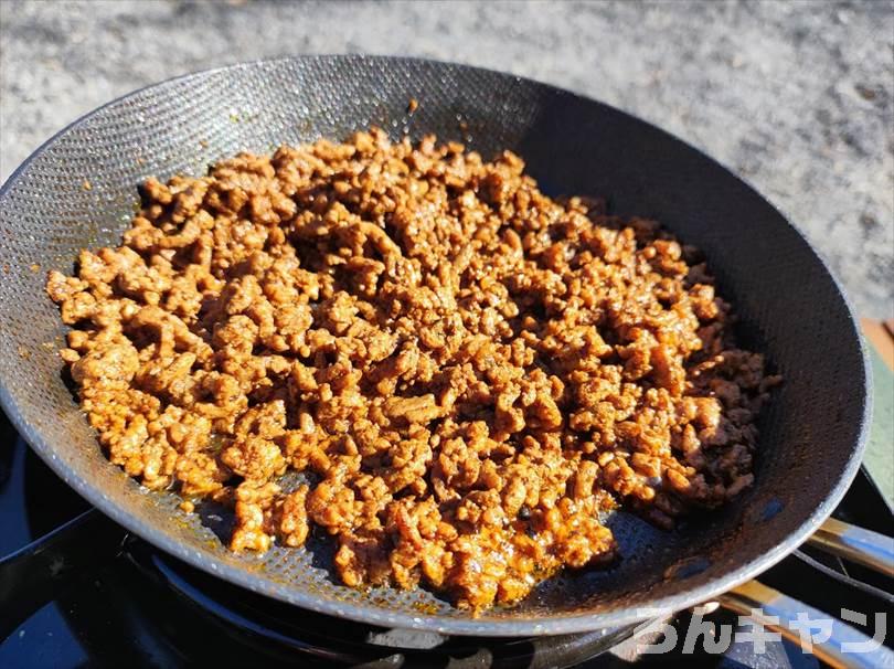 【簡単・絶品】春キャンプにおすすめの料理まとめ｜お花見しながら手軽につくれる美味しいレシピ