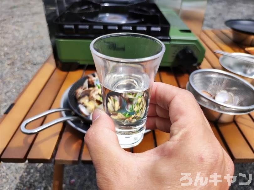 【簡単キャンプ飯】あさりの酒蒸しが美味しい｜日本酒とカットねぎだけでシンプルに！