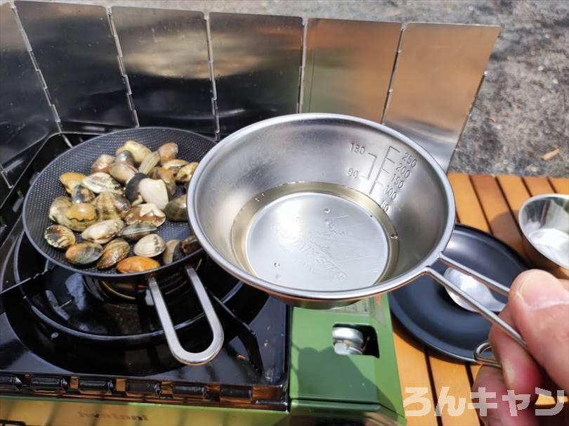 【ワンパン料理】フライパンひとつで作れる簡単キャンプ飯まとめ｜ビールのおつまみにもピッタリ！