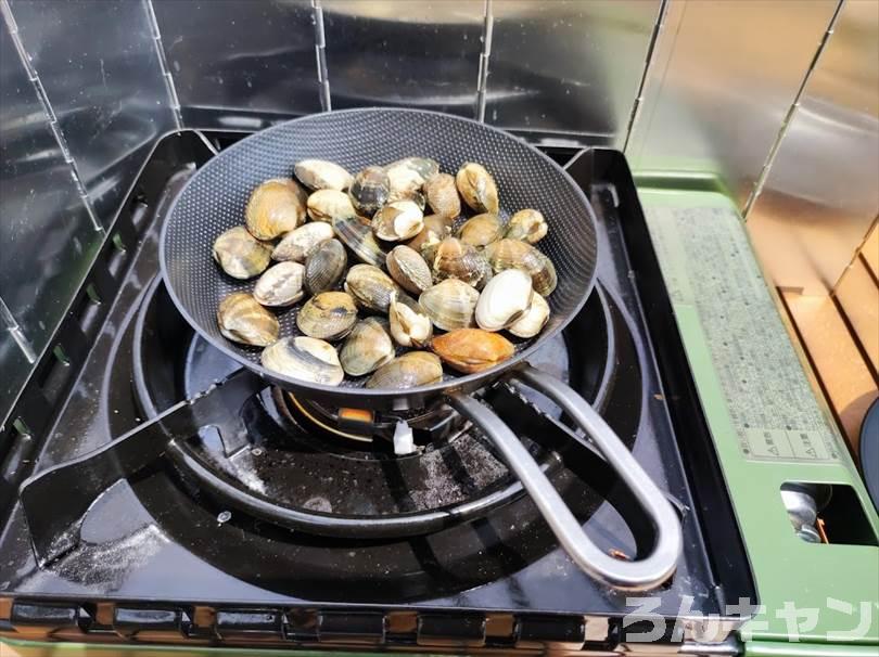 【ワンパン料理】フライパンひとつで作れる簡単キャンプ飯まとめ｜ビールのおつまみにもピッタリ！