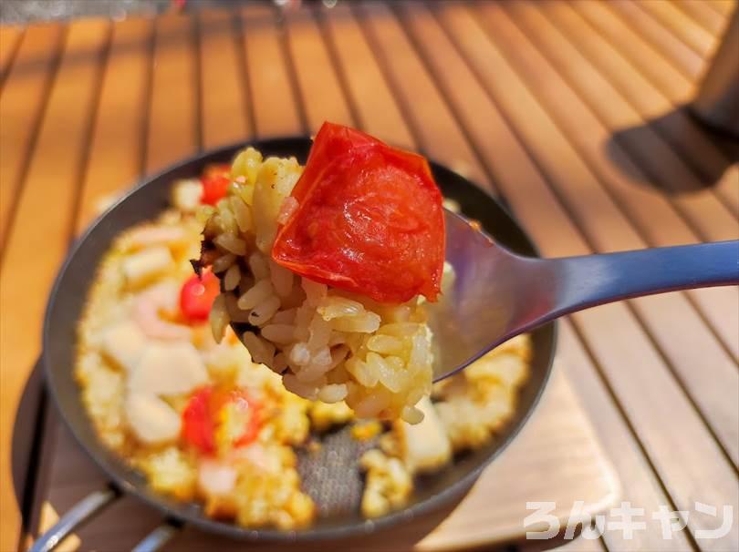 【簡単キャンプ飯】トマトを使ったレシピまとめ｜美味しい料理で笑顔になる