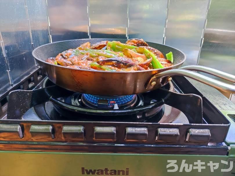 【簡単・絶品】キャンプにおすすめの中華料理メニューまとめ｜焼き立て熱々が美味しい