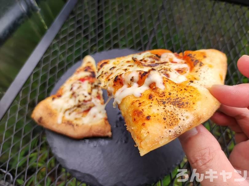 【簡単キャンプ飯】炙りピザ（チーズ増し増し）がこんがり香ばしくて美味しい