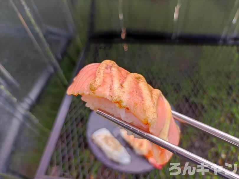 【簡単キャンプ飯】トーチバーナーで作る炙り料理｜おすすめレシピまとめ