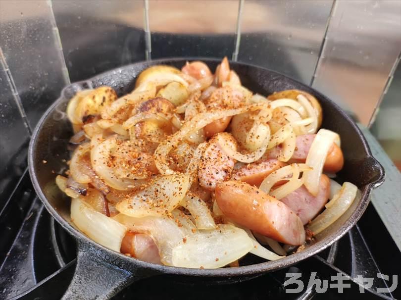 【ワンパン料理】フライパンひとつで作れる簡単キャンプ飯まとめ｜ビールのおつまみにもピッタリ