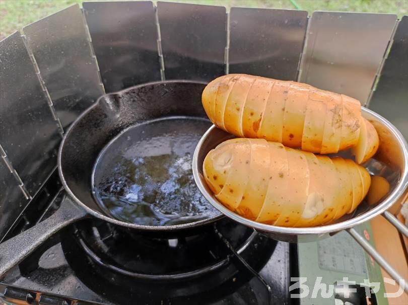 【ワンパン料理】フライパンひとつで作れる簡単キャンプ飯まとめ｜ビールのおつまみにもピッタリ