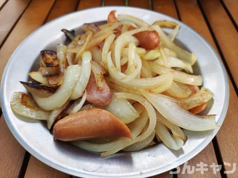 【男のキャンプ料理】スキレットで作る簡単おすすめレシピまとめ｜おつまみにもピッタリ