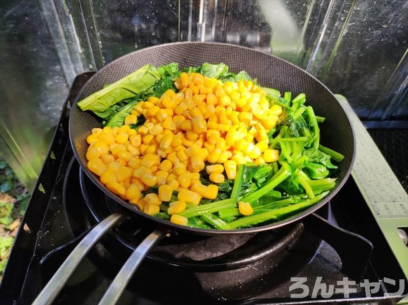 【ワンパン料理】フライパンひとつで作れる簡単キャンプ飯まとめ｜ビールのおつまみにもピッタリ