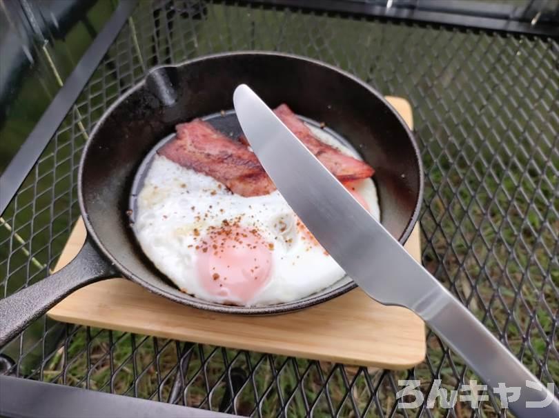 【男のキャンプ料理】スキレットで作る簡単おすすめレシピまとめ｜おつまみにもピッタリ