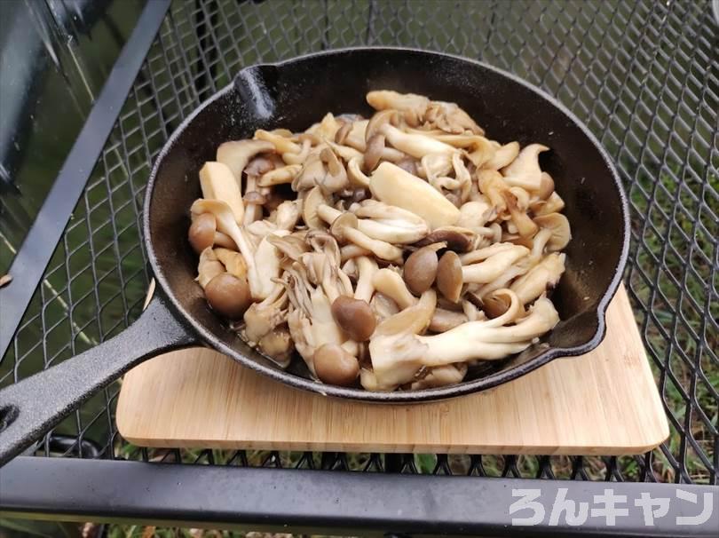 【ワンパン料理】フライパンひとつで作れる簡単キャンプ飯まとめ｜ビールのおつまみにもピッタリ