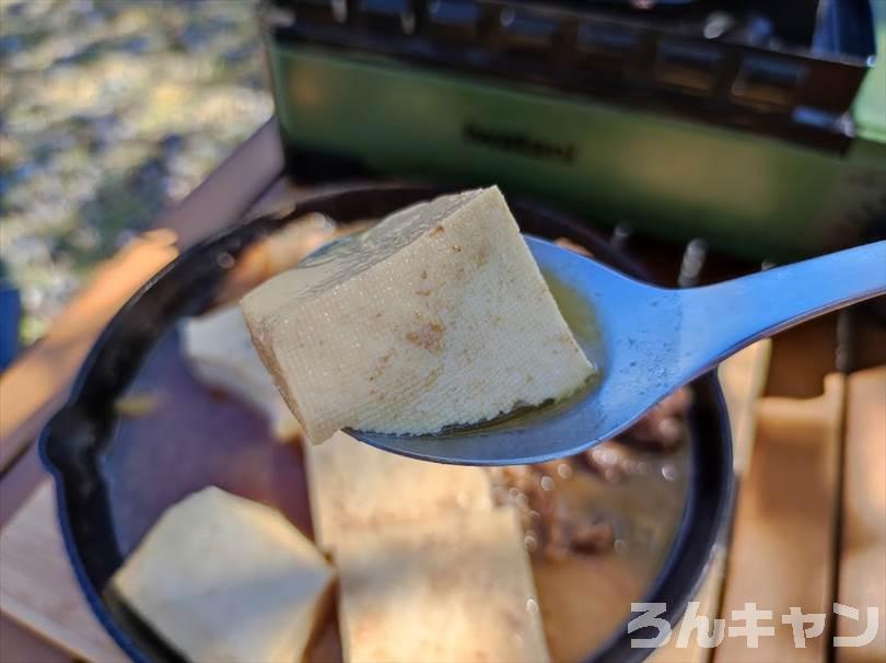 【簡単キャンプ飯】長ネギを使ったおすすめレシピまとめ｜美味しい料理で笑顔になる