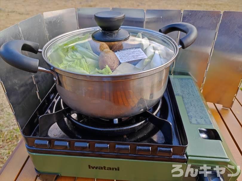 【簡単キャンプ飯】野菜たっぷり湯豆腐が美味しい｜味ぽんでサッパリ食べる